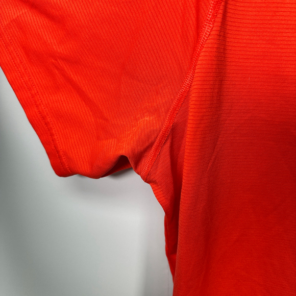 Under‎ Armour Fitted Breathable Bright Red T-shirt XL - Picture 4 of 6